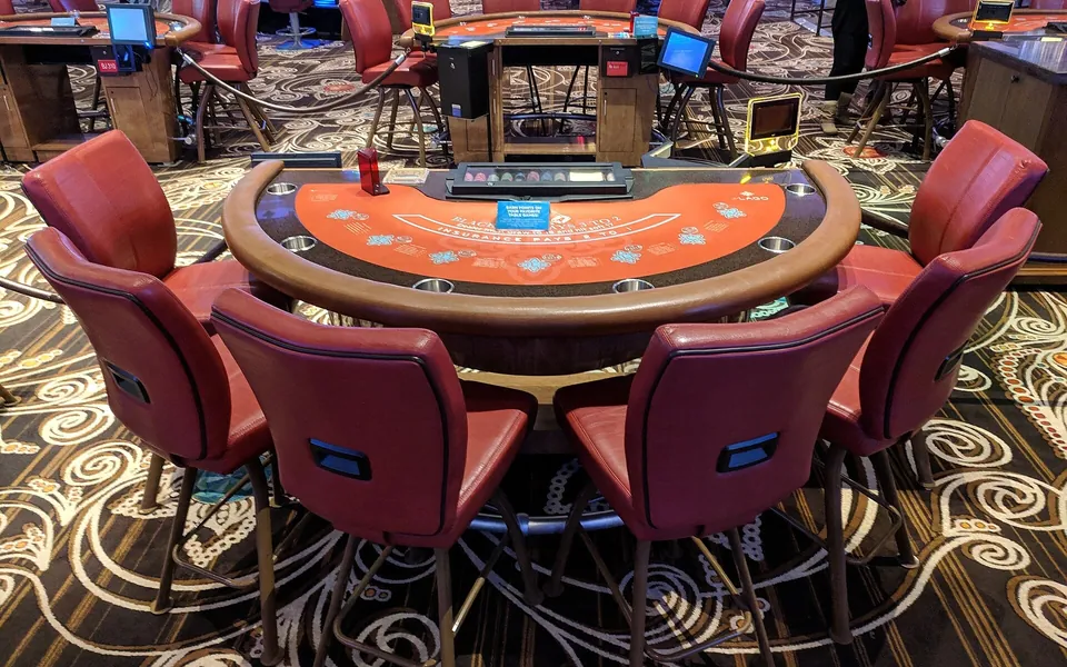 Casino & bingo